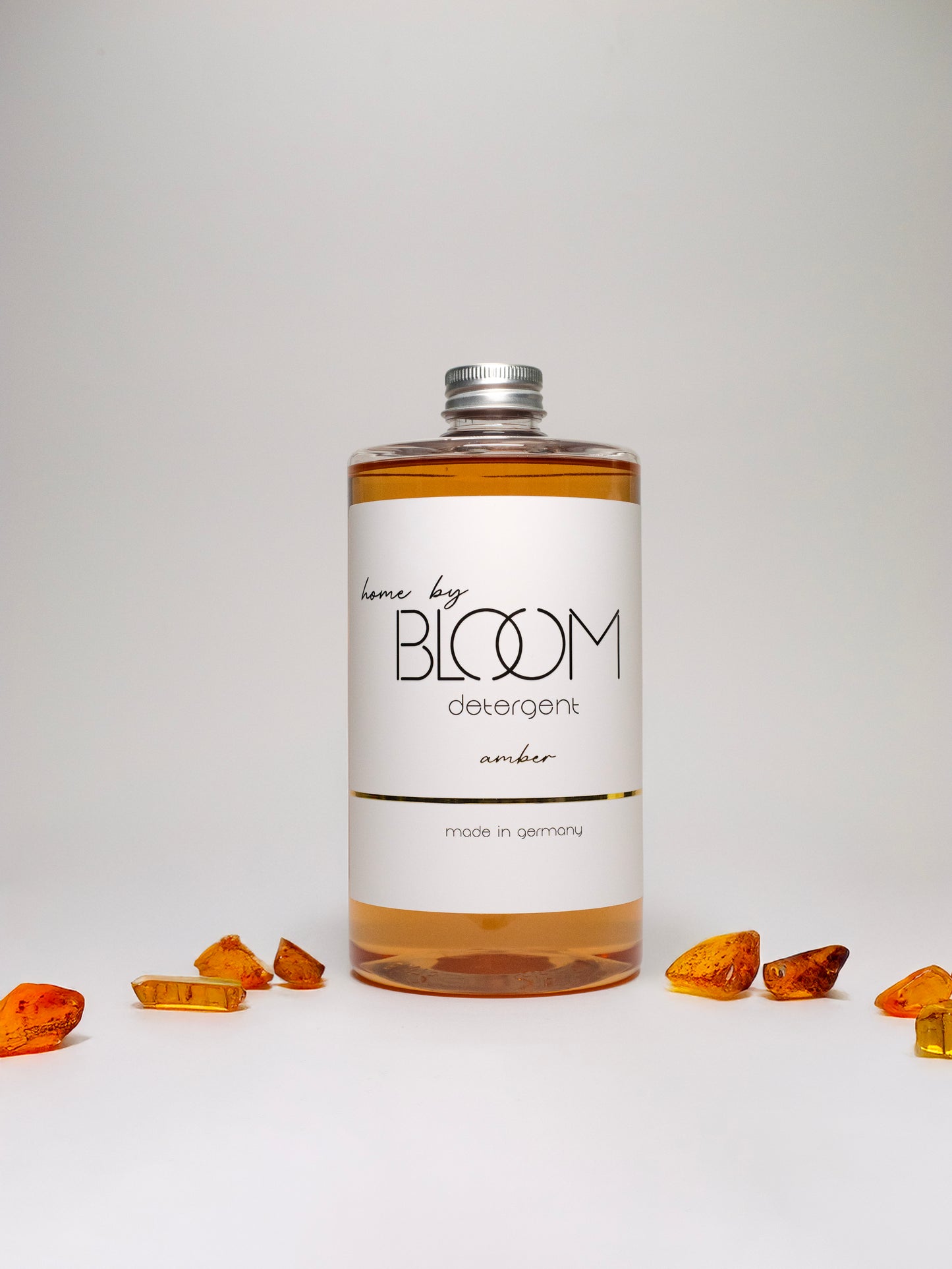 Uniwersalny perfumowany płyn do prania home by BLOOM „Amber” 750 ml